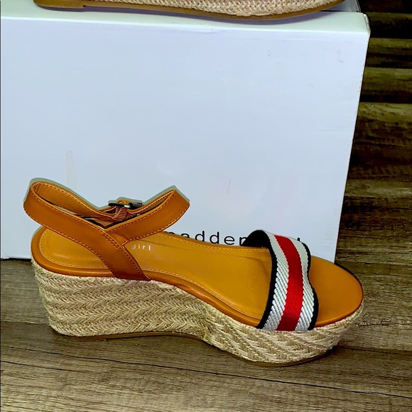 Madden girl - Picture 4 of 11